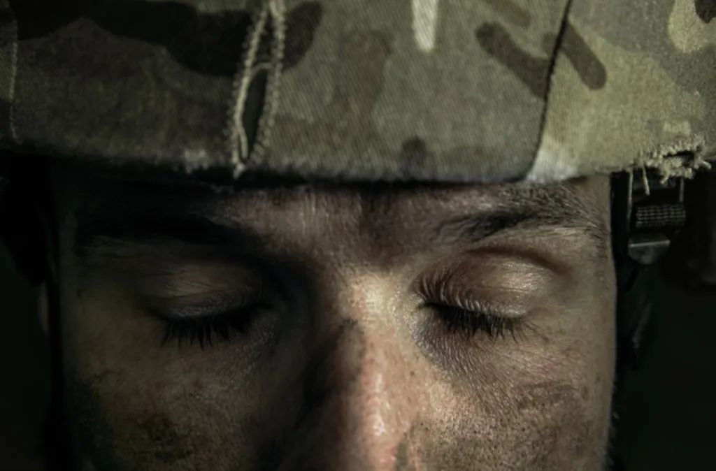 soldier eyes shut